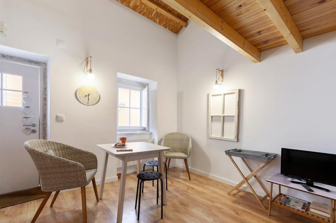 Classic Lisbon Homes: Bright & Central In Belem Экстерьер фото